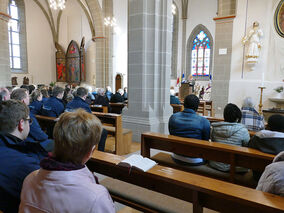 Allerseelen mit Segnung der Gräber auf dem Friedhof in Naumburg (© Karl-Franz Thiede)
